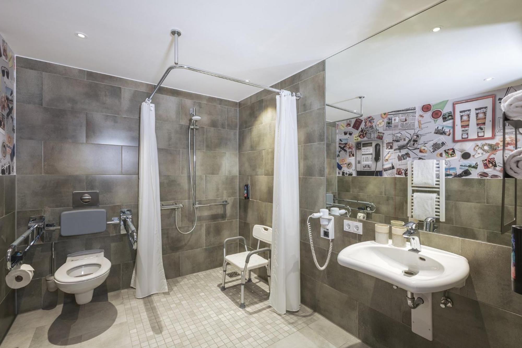 - The Niu, Coin Frankfurt Ostend By Ihg Hotel 3*