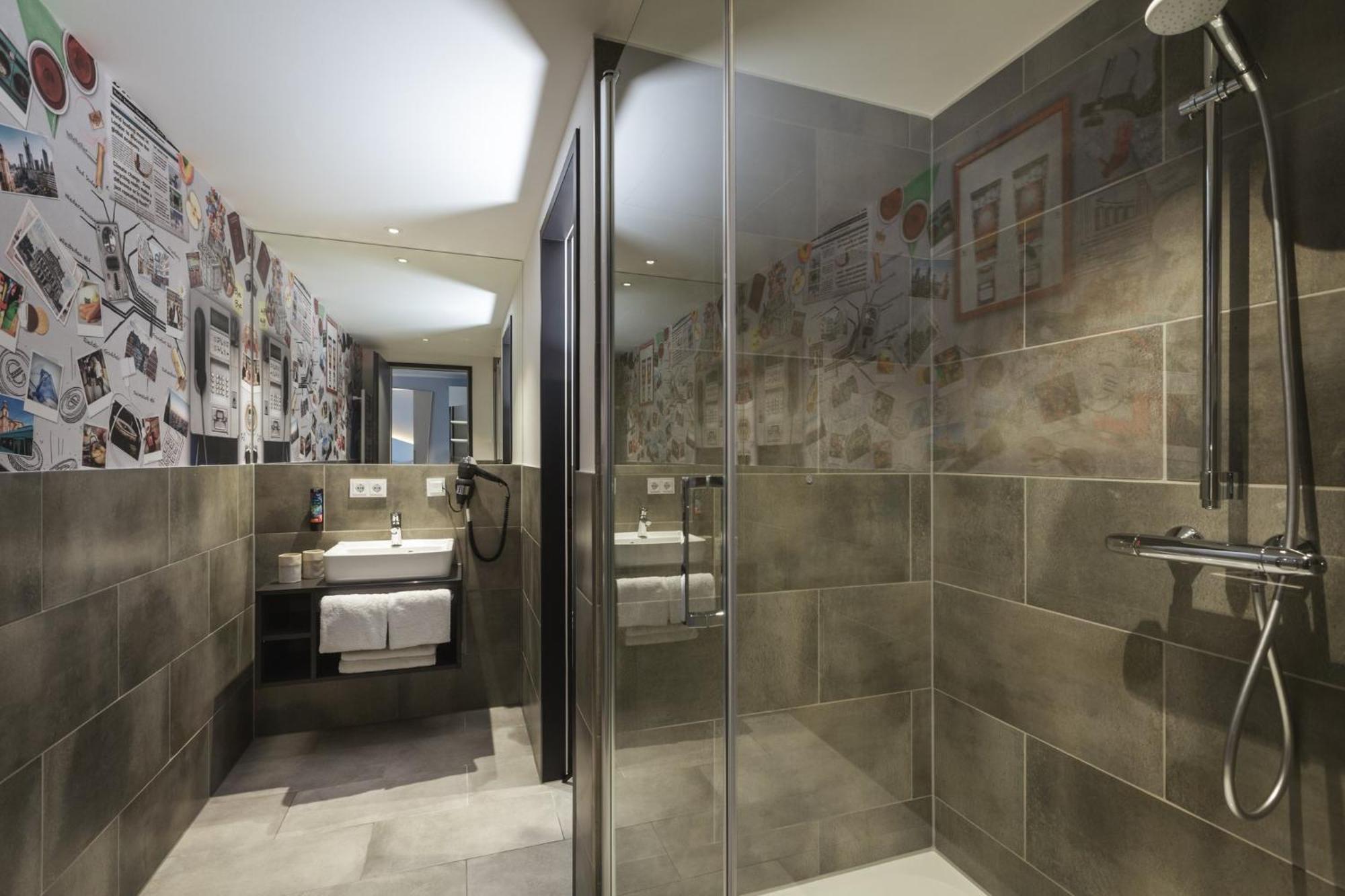- The Niu, Coin Frankfurt Ostend By Ihg